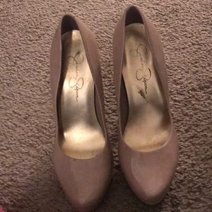 Jessica Simpson nude pumps